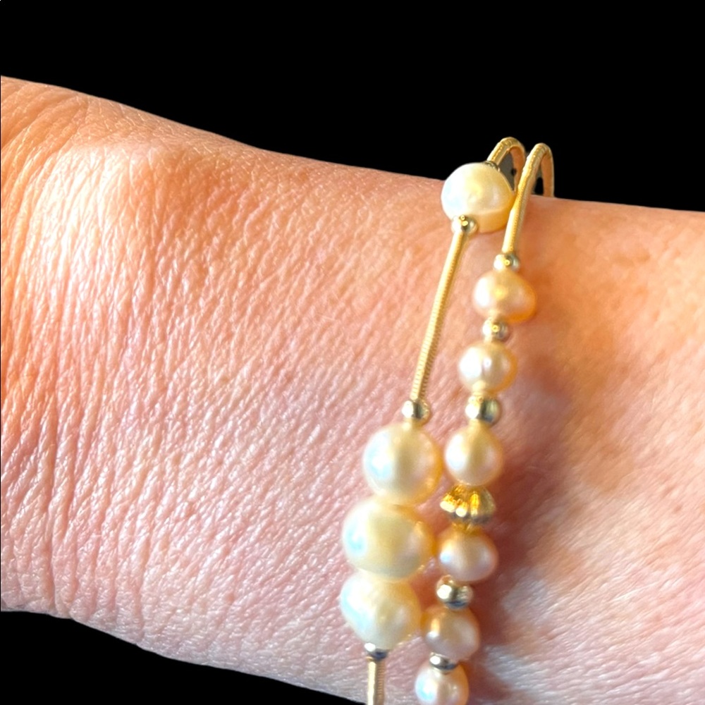 The Esthelle Natural Pearl Adjustable Romantic Bracelet - Picture 7 of 7